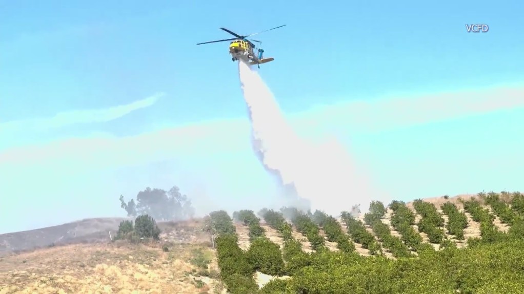 Aerial crews extinguishing a brush fire in northern Ventura County on Dec. 9, 2023. (X/@VCFD_PIO)