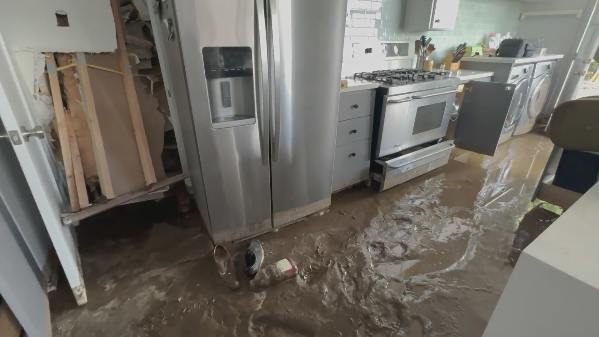 Family's Baldwin Hills home completely destroyed by mudslide