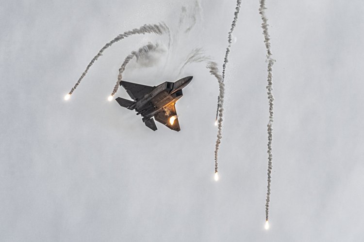 The F-22 Raptor performing at the Pacific Airshow in Huntington Beach. (Pacific Airshow)