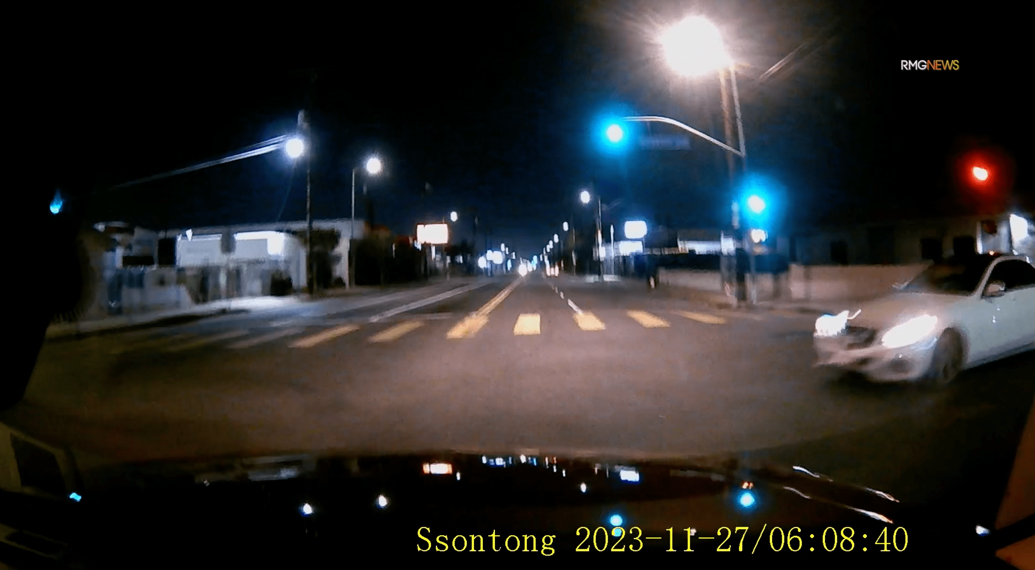 Mercedes driver blows through red light, slams into SUV