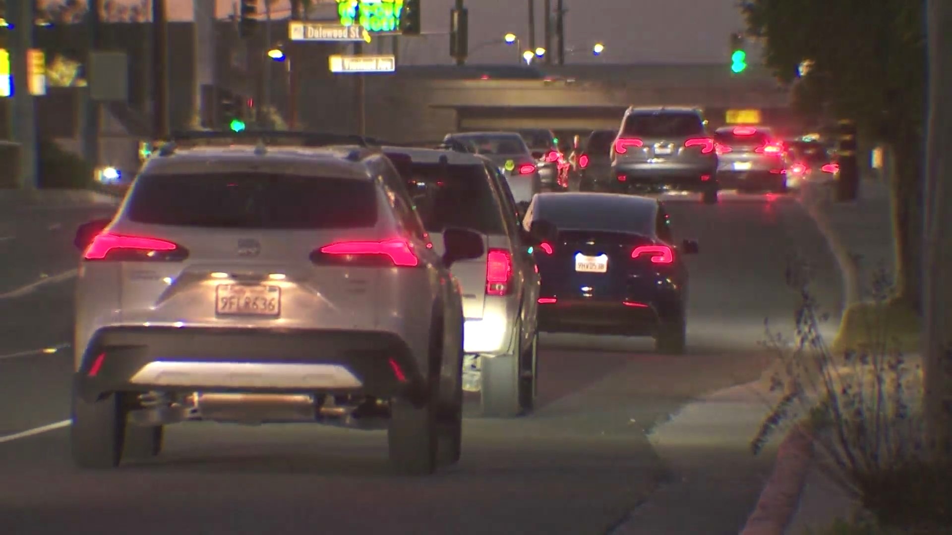 Drivers traveling on the roads in Los Angeles. (KTLA)