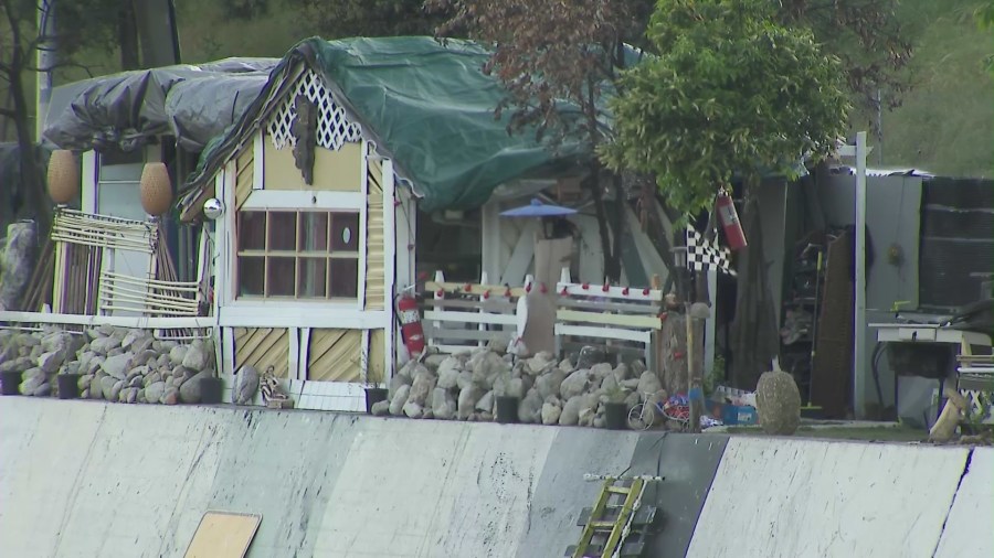 Encampment home built along SoCal freeway in spotlight