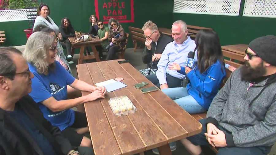 KTLA viewers pay tribute to Sam Rubin at The Apple Pan in West Los Angeles on May 13, 2024. (KTLA)