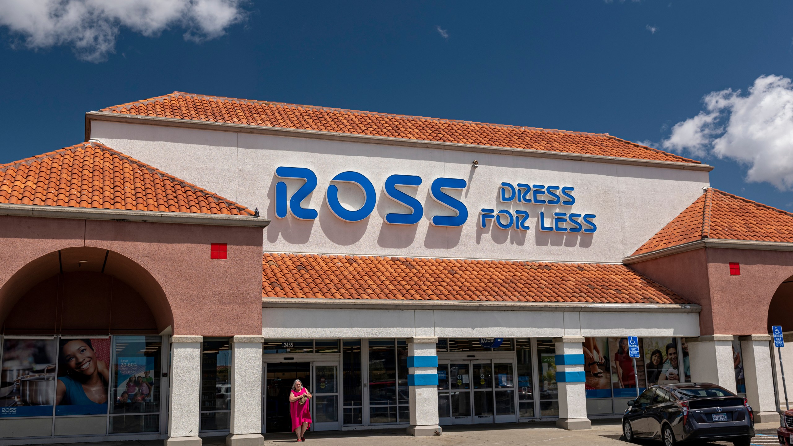 A Ross Dress for Less discount store in California. (David Paul Morris/Bloomberg via Getty Images)