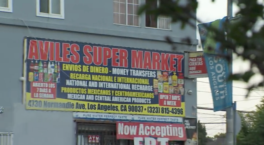 Crash in L.A. fatally pins pedestrian against building