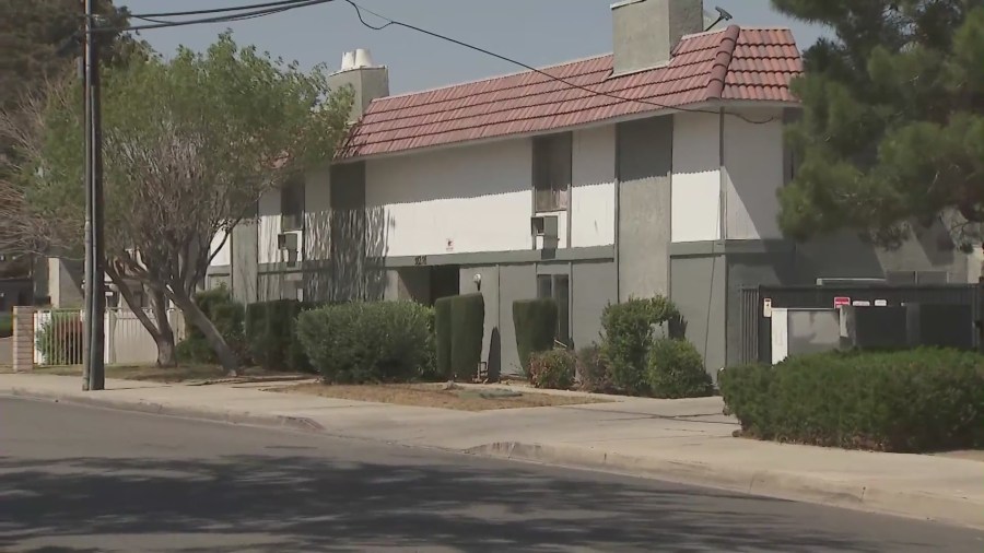 The apartment complex across the street where the boy reportedly lived. (KTLA)