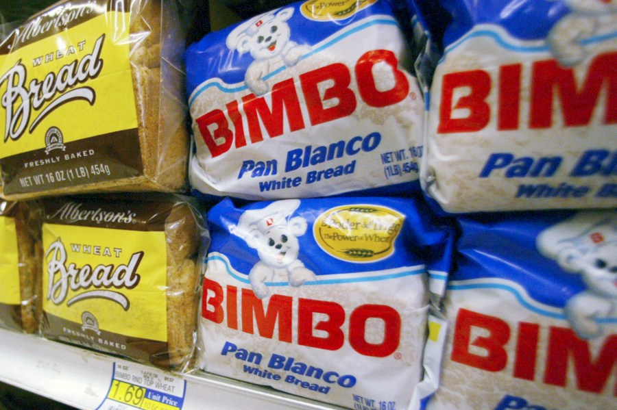 FILE - Bimbo bread is displayed on a shelf at a market in Anaheim, Calif., on April 24, 2003. On Tuesday, June 25, 2024, U.S. federal food safety regulators warned Bimbo Bakeries USA - which includes brands such as Sara Lee, Oroweat, Thomas', Entenmann's and Ball Park buns and rolls - to stop using labels that say its products contain potentially dangerous allergens when they don't. (AP Photo/Damian Dovarganes, Files)