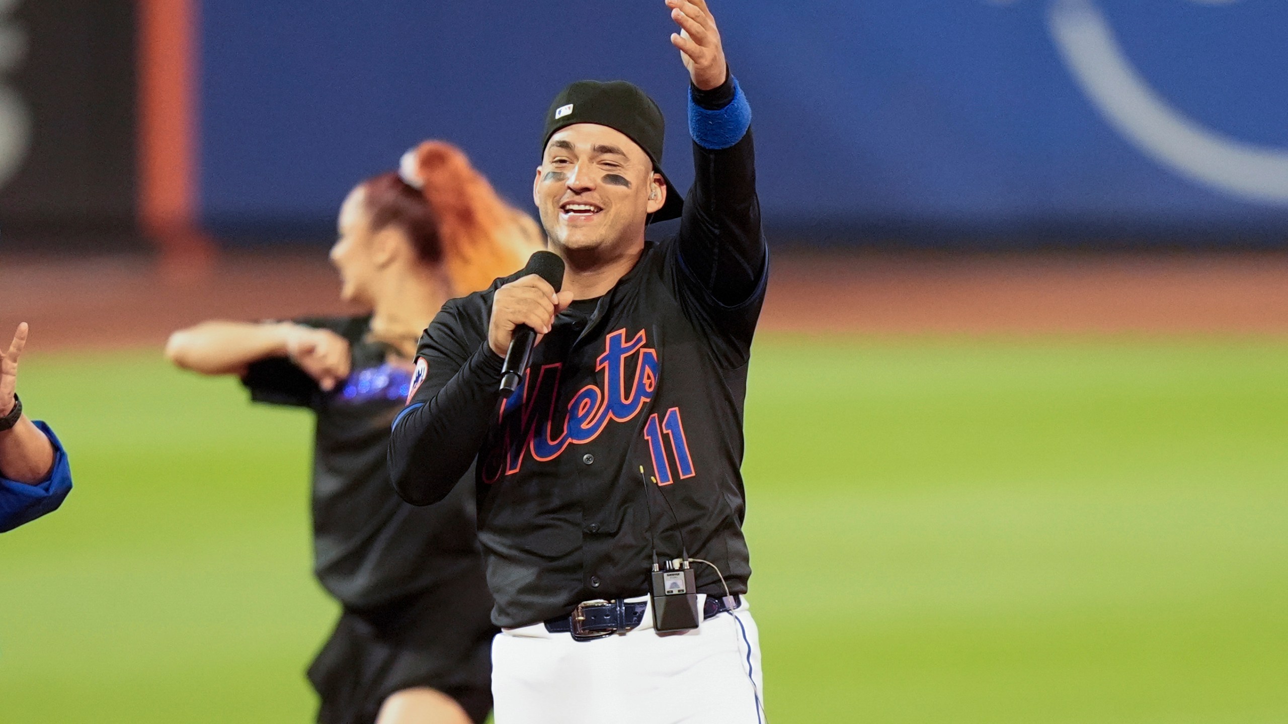 New York Mets' Jose Iglesias performs after a baseball game between the Mets and the Houston Astros, Friday, June 28, 2024, in New York. The Mets won 7-2. (AP Photo/Frank Franklin II)