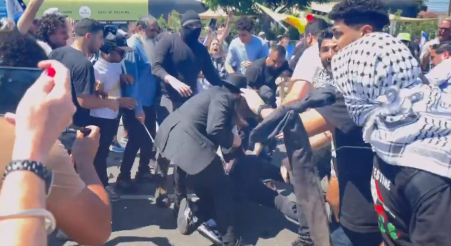 Demonstrators clash outside synagogue in Los Angeles