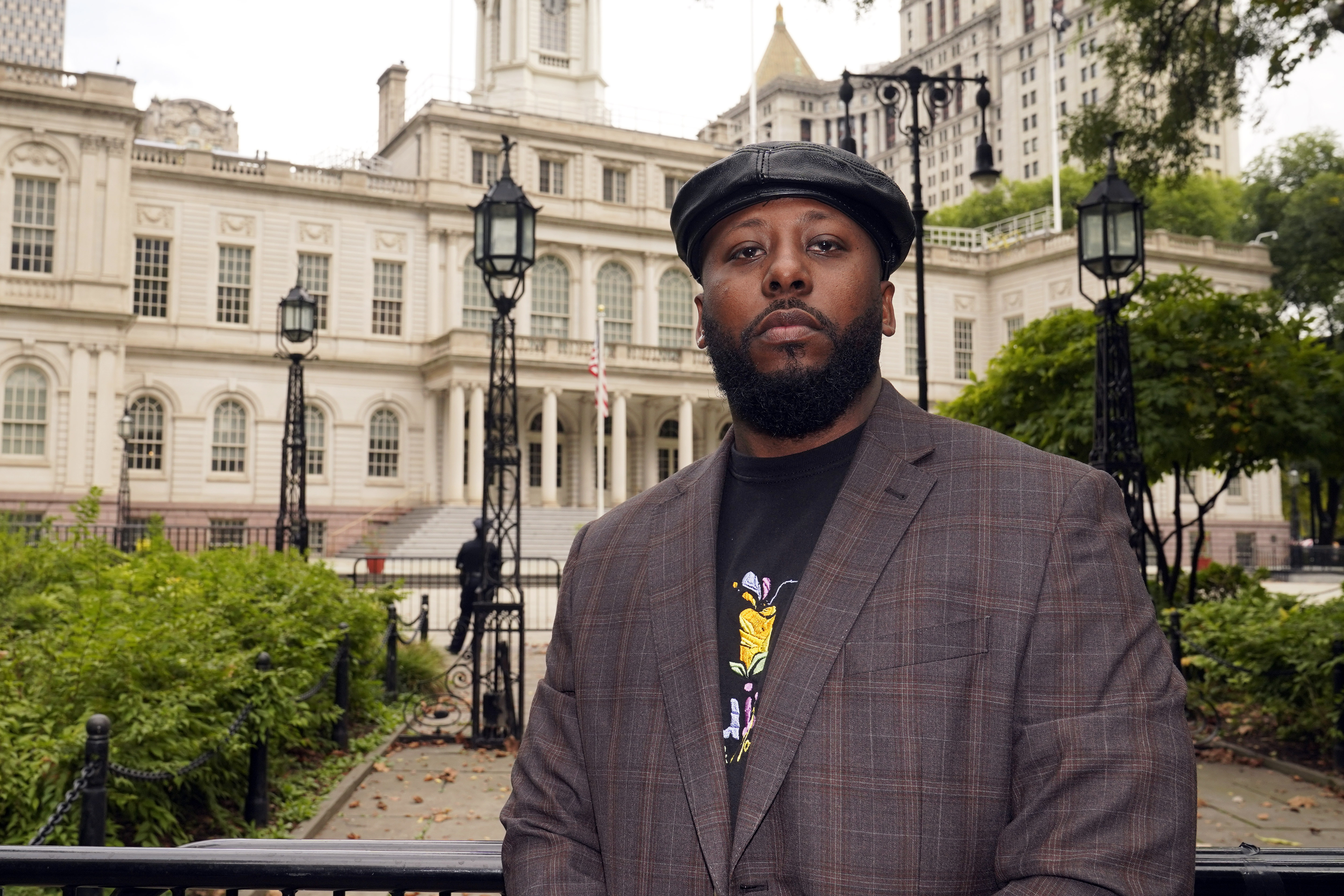 Shamel Kelly poses after a news conference in New York's City Hall Park, Tuesday, Oct. 1, 2024. (AP Photo/Richard Drew)