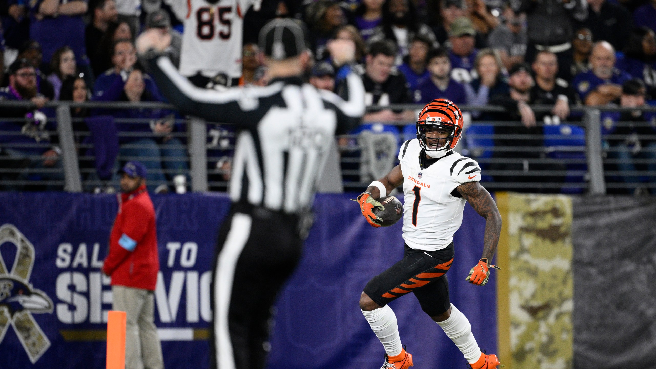 Cincinnati Bengals wide receiver Ja'Marr Chase celebrates after scoring a 67-yard touchdown during the second half of an NFL football game against the Baltimore Ravens, Thursday, Nov. 7, 2024, in Baltimore. (AP Photo/Nick Wass)