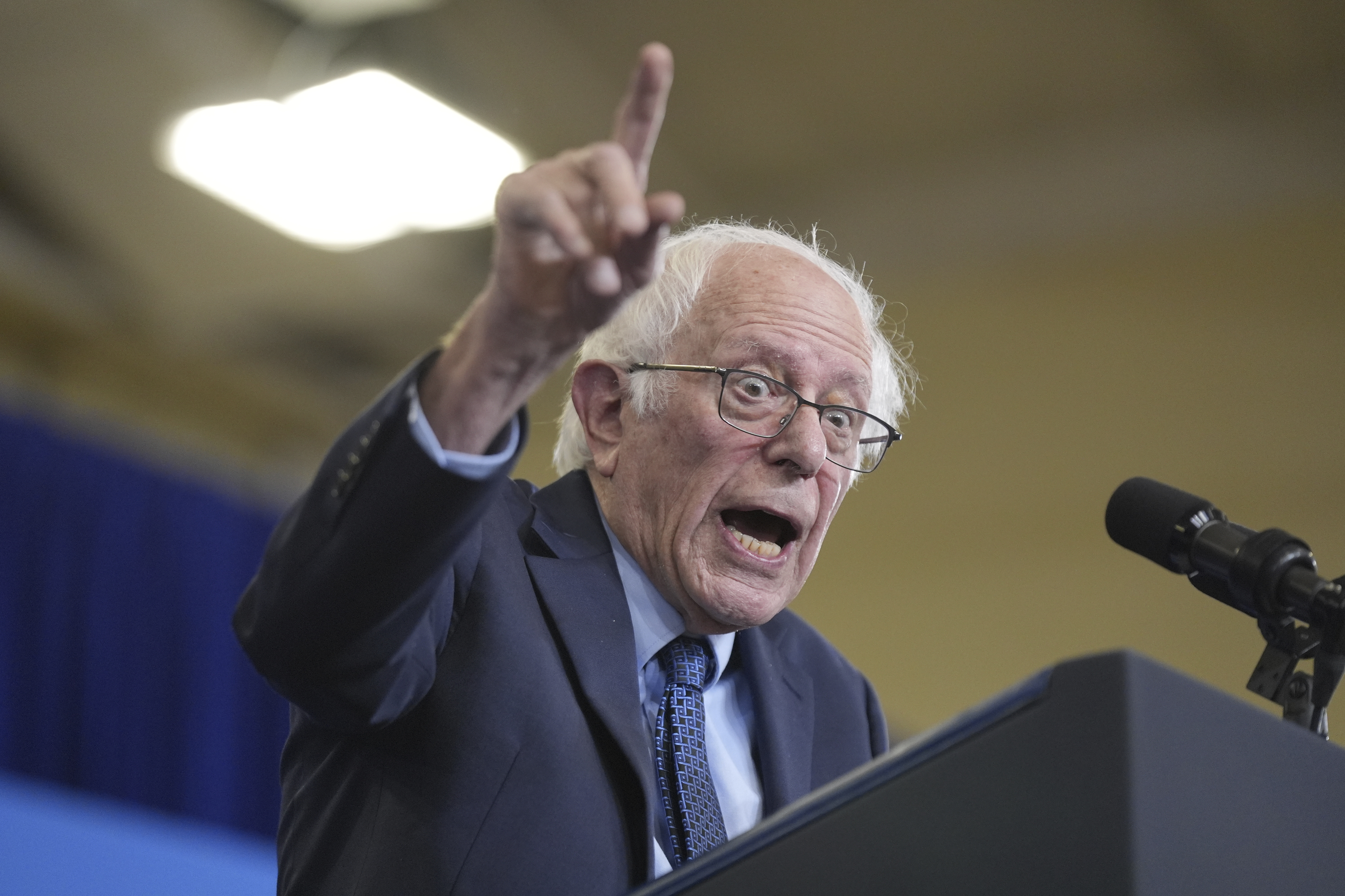 CORRECTS SANDERS' PARTY AND STATE - Sen. Bernie Sanders, I-Vt., speaks before President Joe Biden arrives to deliver remarks on lowering the cost of prescription drugs, at NHTI Concord Community College, Tuesday, Oct. 22, 2024, in Concord, N.H. (AP Photo/Manuel Balce Ceneta)