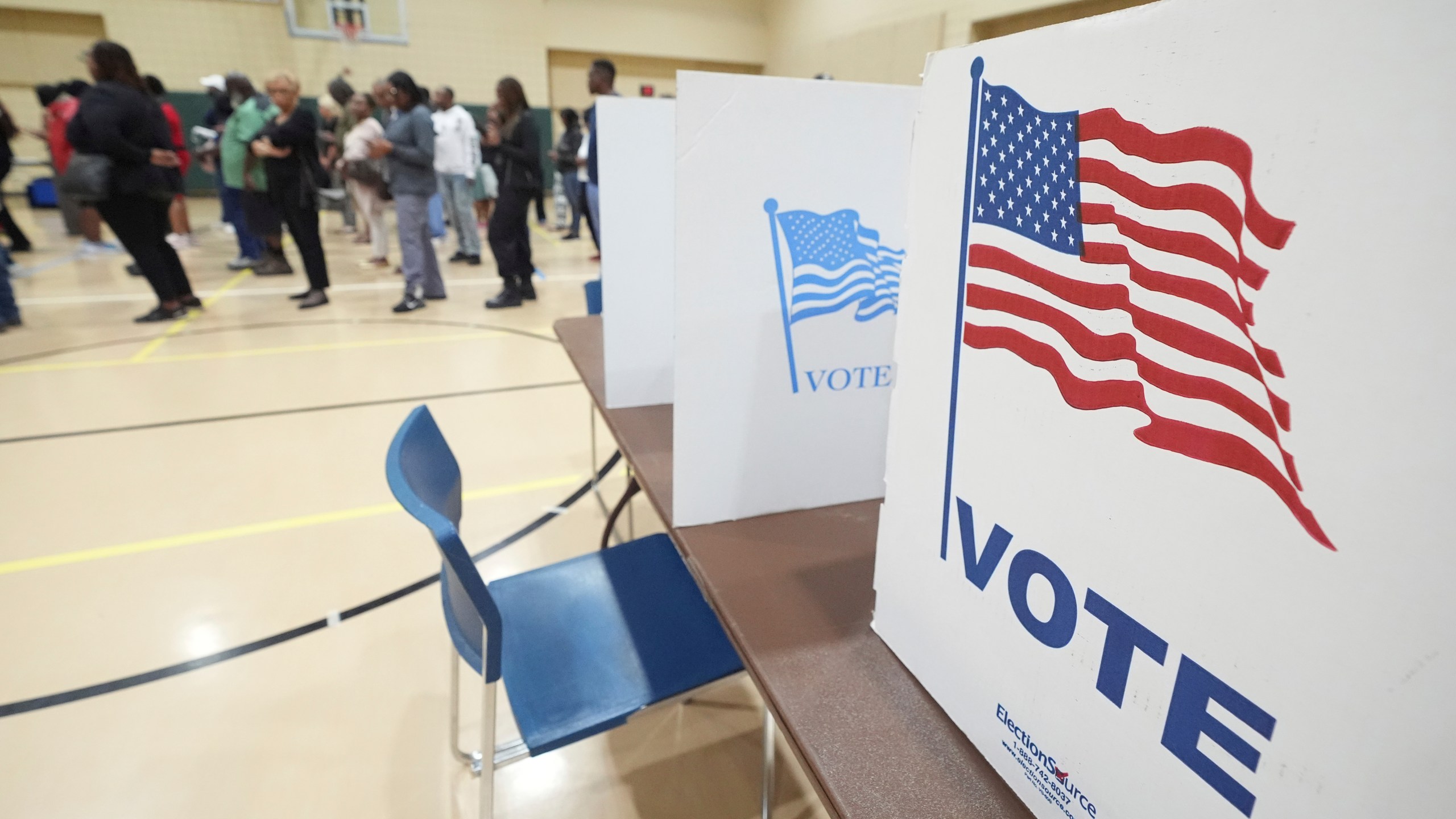 Early morning voters line up to cast their ballots on Election Day, Tuesday, Nov. 5, 2024, at a North Jackson, Miss., precinct. (AP Rogelio V. Solis)